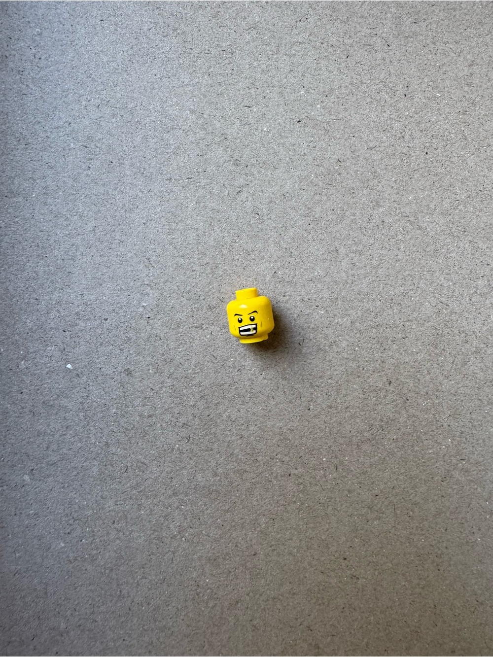 Yellow Lego Minifigure Head w/ determined Expression w/thin eyebrows grin teeth